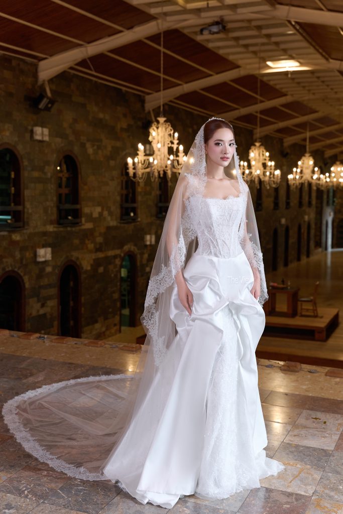 Váy Cưới Cúp Ngực Corset Dáng Suông Phối Tùng Bồng Hông Giấu Khuyết Điểm Vòng 2 