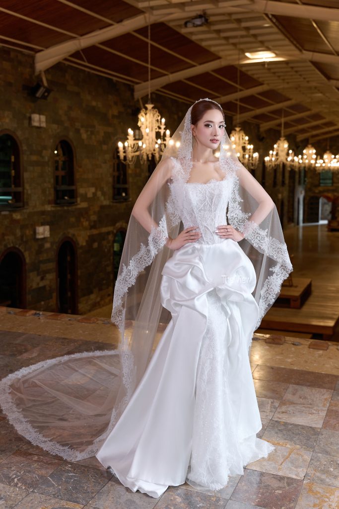 Váy Cưới Cúp Ngực Corset Dáng Suông Phối Tùng Bồng Hông Giấu Khuyết Điểm Vòng 2 