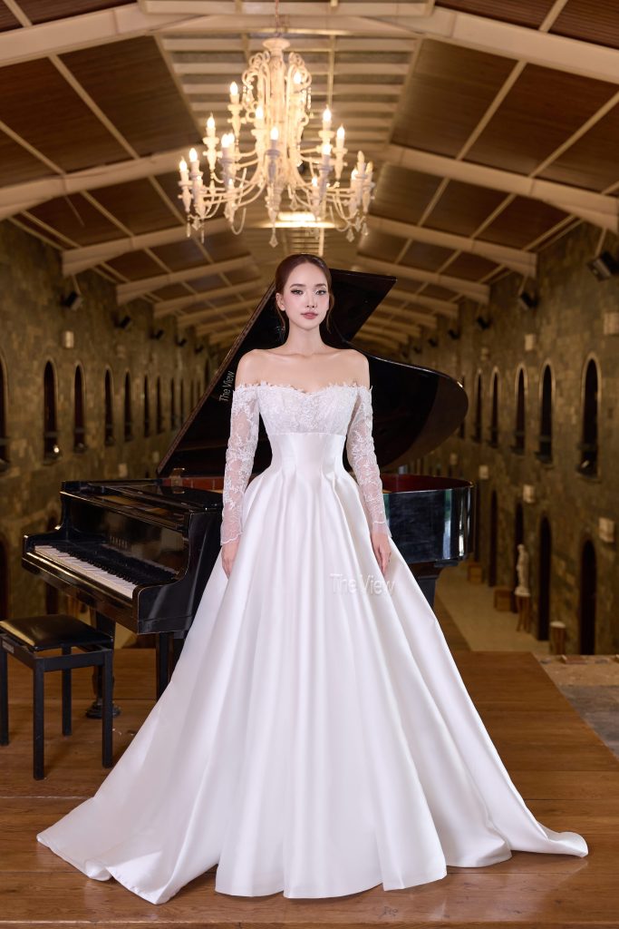 Váy cưới phi trơn dài tay phối ren dáng xòe ALINE đơn giản sang trọng 