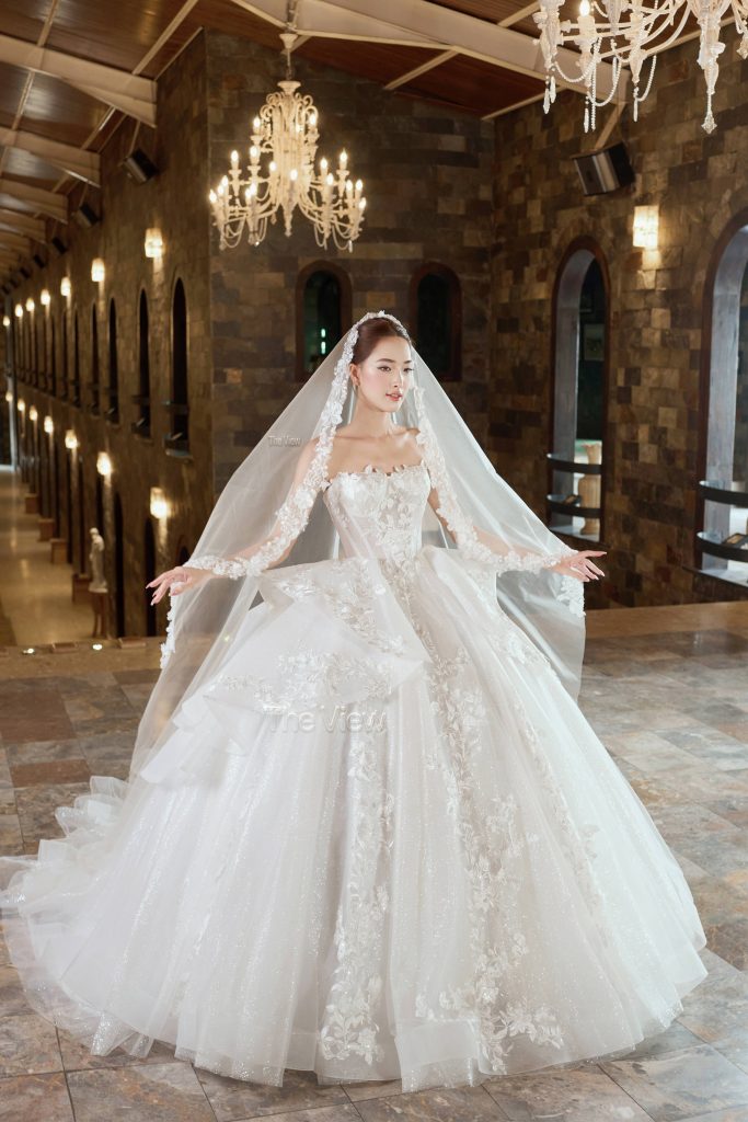 Váy Cưới Đại Lễ Thiết Kế Bling Lộng Lẫy Sang Trọng Nổi Bật Cho Tiệc Cưới Lớn