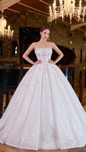 Váy Đứng Cổng Đính Đá Pha le Tùng xòe độn Bồng Eo