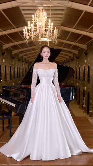 Váy cưới phi trơn dài tay phối ren dáng xòe ALINE đơn giản sang trọng